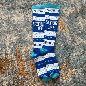 Scrub Life Blue and White Men's Socks